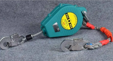 Speed differential anti fall device