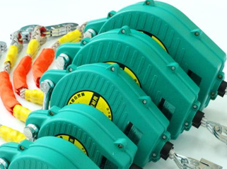 Self-locking differential gearbox